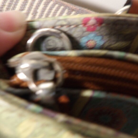 Fossil Vinyl Floral Summer Tote Bag - Picture 5 of 10